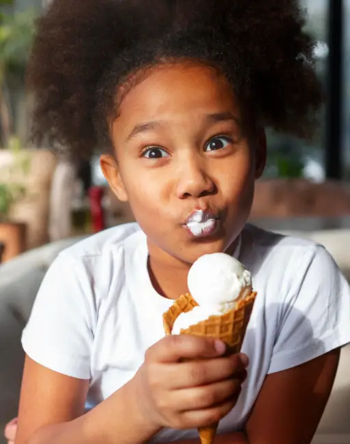 With a Freezer Pop in Hand, She Approached the Cops—and Delivered Her Mom’s Secret Message